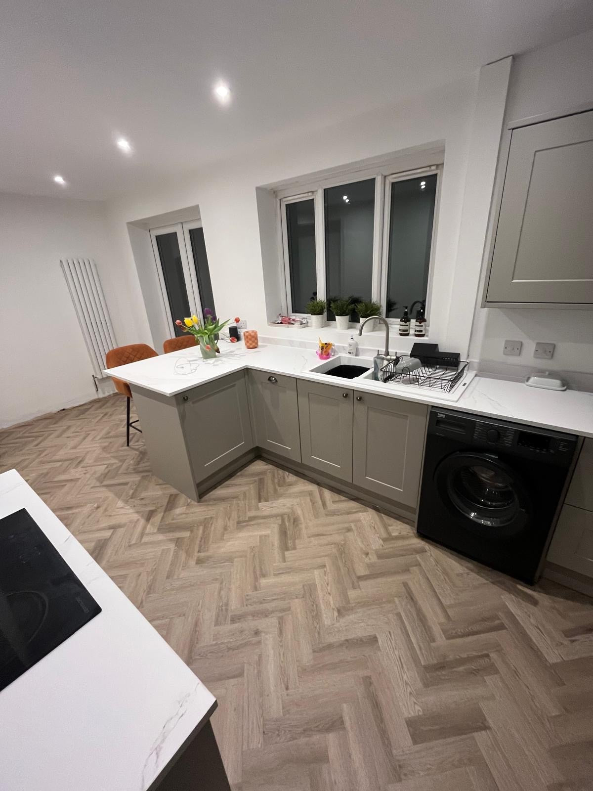 Aspire Smoke House Oak – LVT Dryback Herringbone