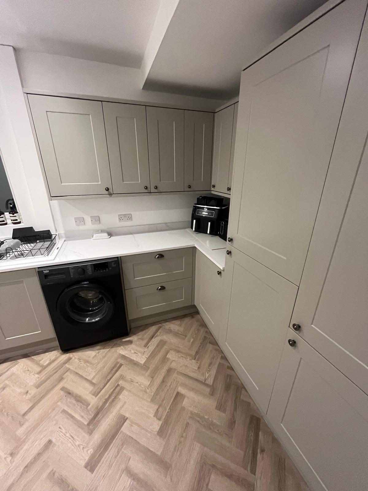 Aspire Smoke House Oak – LVT Dryback Herringbone